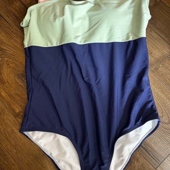 Womens  One Piece Swimsuit - Picture 1 of 5